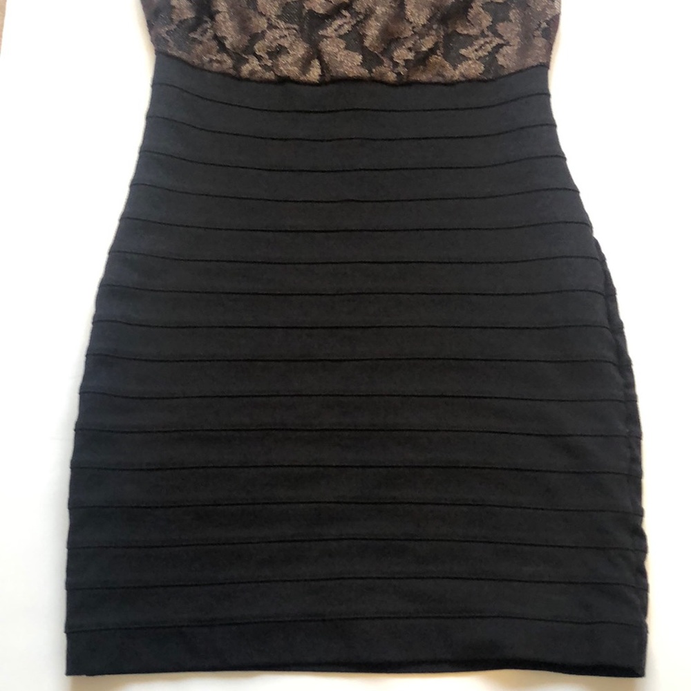 Dress - Picture 4 of 4